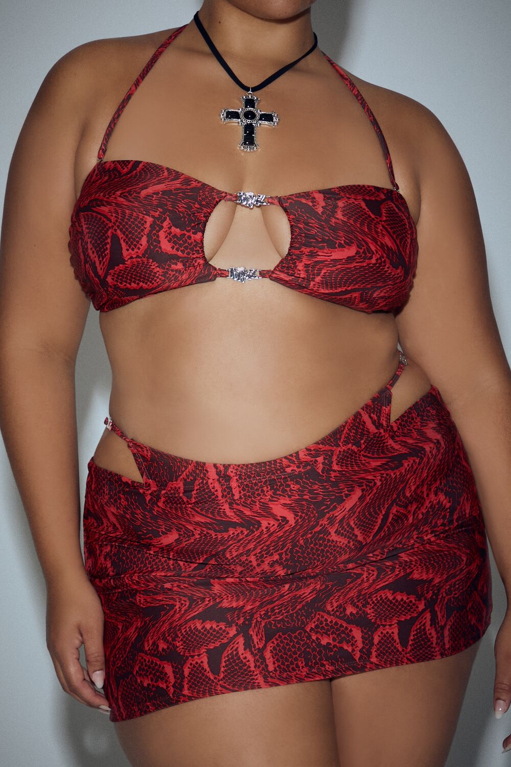 0136069601#Color_RED