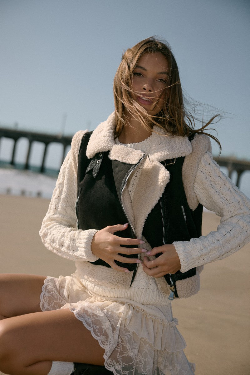 0140843801#color_BLACK