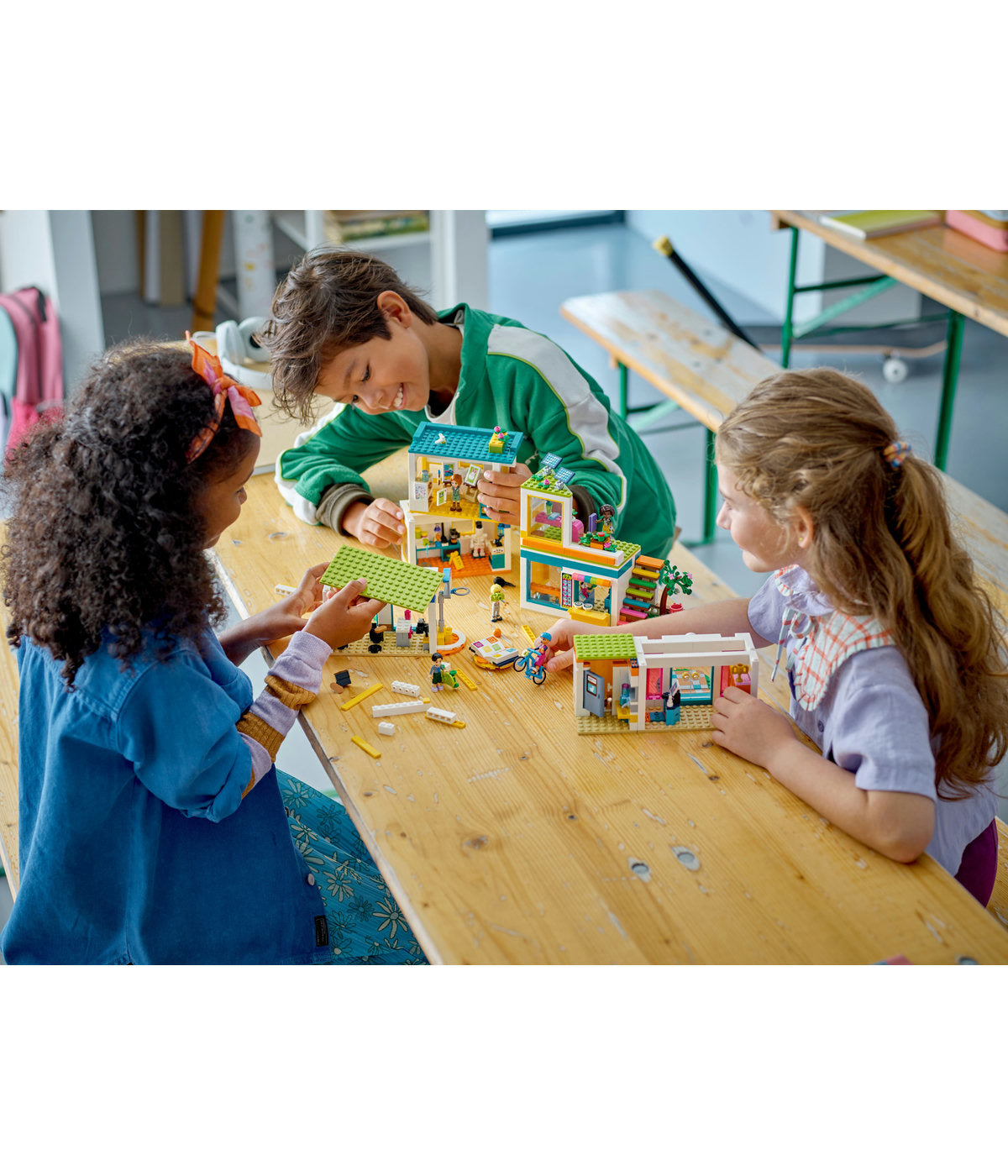LEGO Friends Heartlake International School 41731 Building Toy Set (985 Pieces)