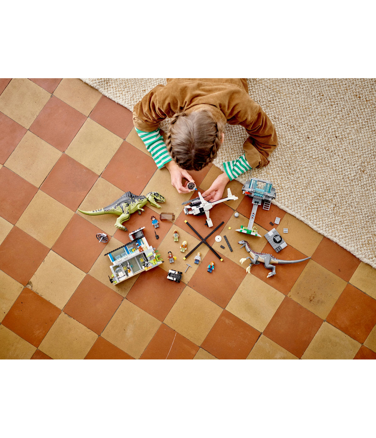 LEGO Jurassic World Giganotosaurus & Therizinosaurus Attack 76949 (658 Pieces)