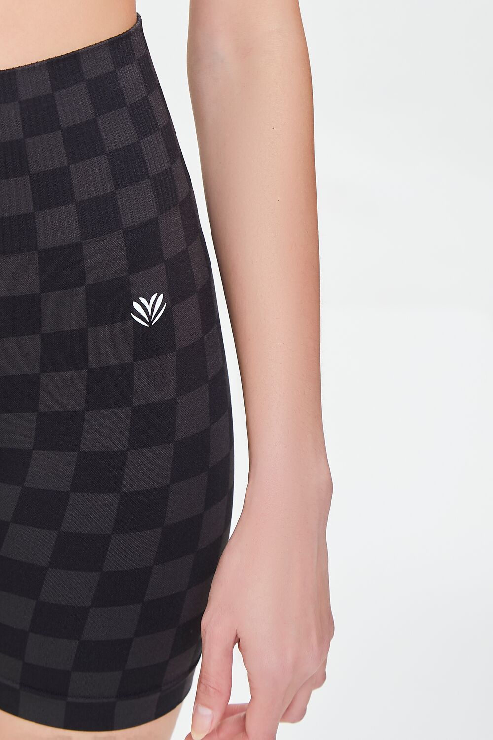 0045390102#Color_BLACK/GREY