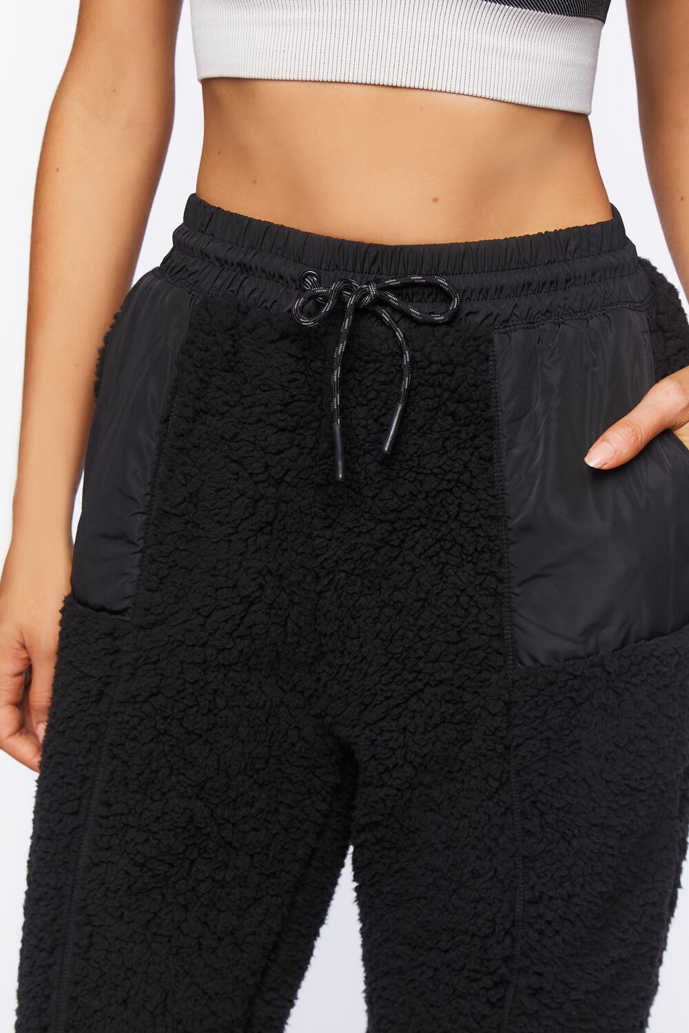 0046769801#Color_BLACK