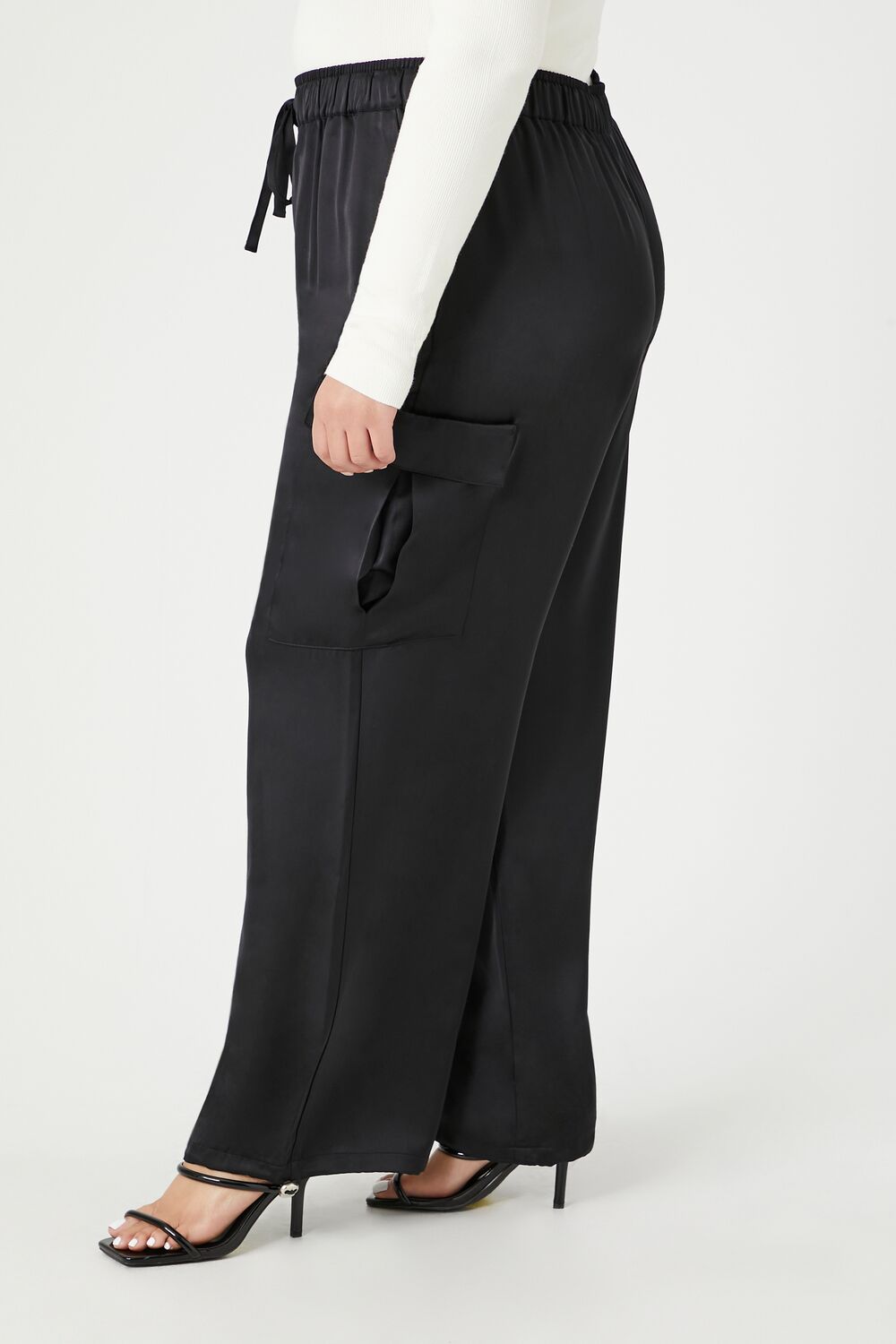 0124881702#Color_BLACK