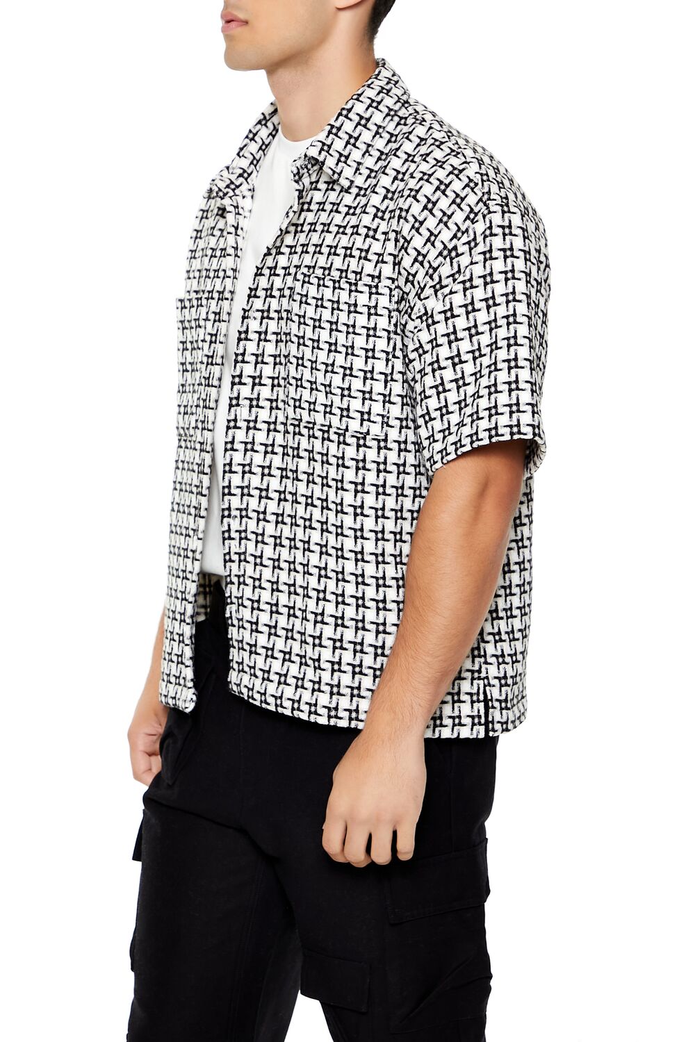 0133430301#Color_BLACK/WHITE