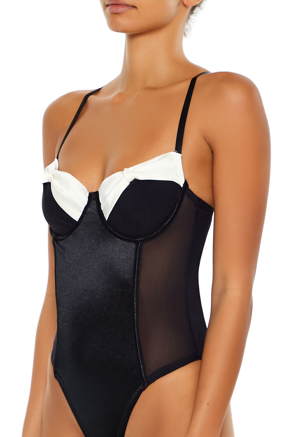 0133612701#Color_BLACK/WHITE
