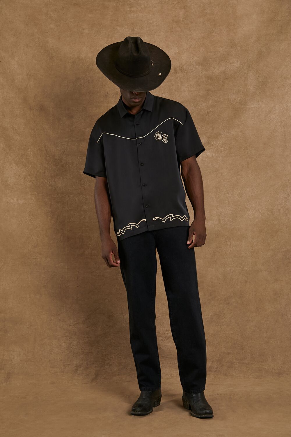 0135881701#Color_BLACK/CREAM