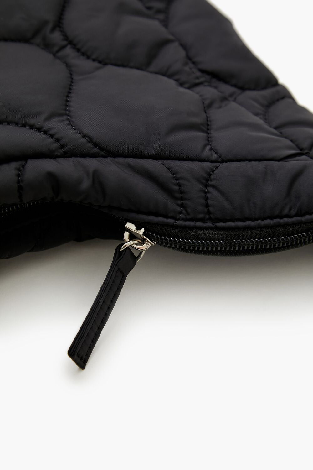 0137392501#Color_BLACK