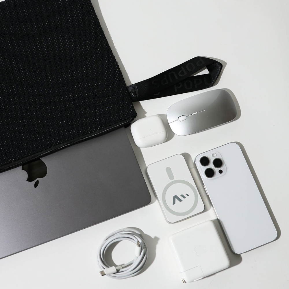 LAPTOP SLEEVE BLACK DOTTED