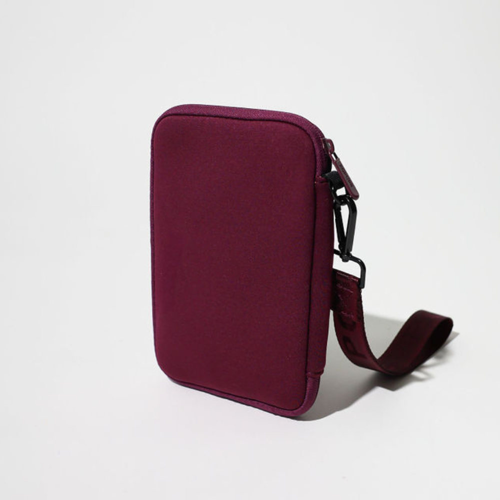 PASSPORT WALLET BERRY