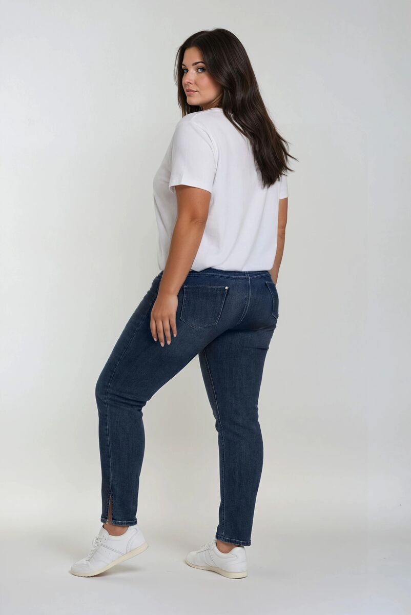 Plus Size Vented-Hem Ankle Jeans