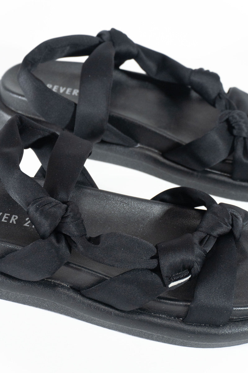 0136110101#color_BLACK