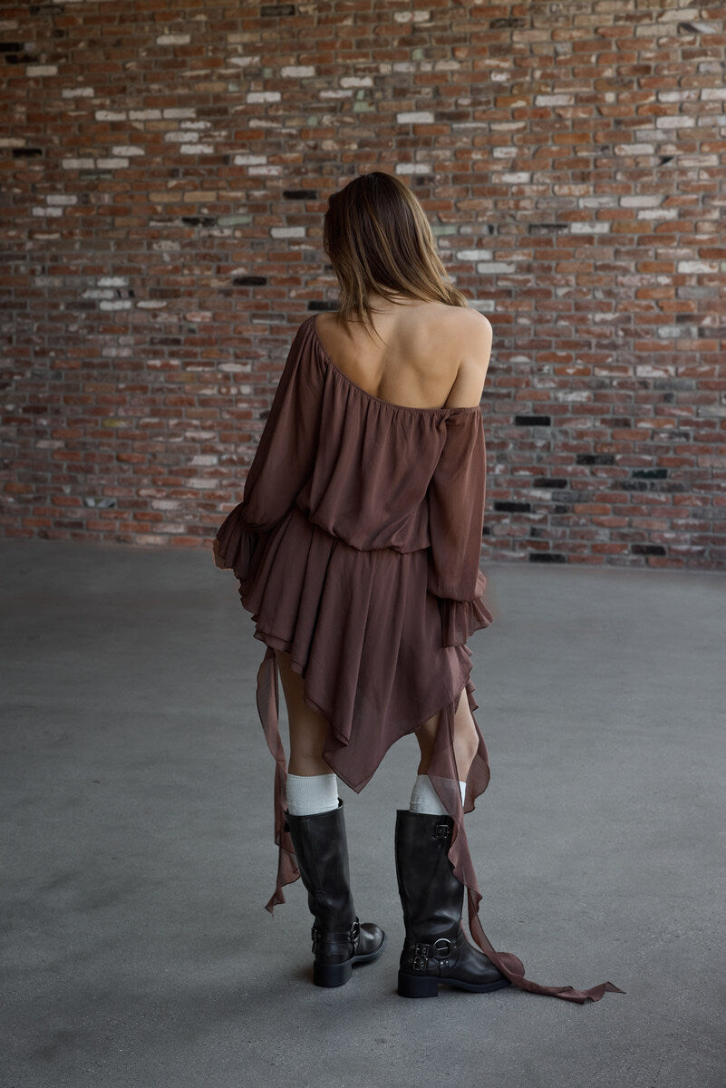 0140843401#color_BROWN