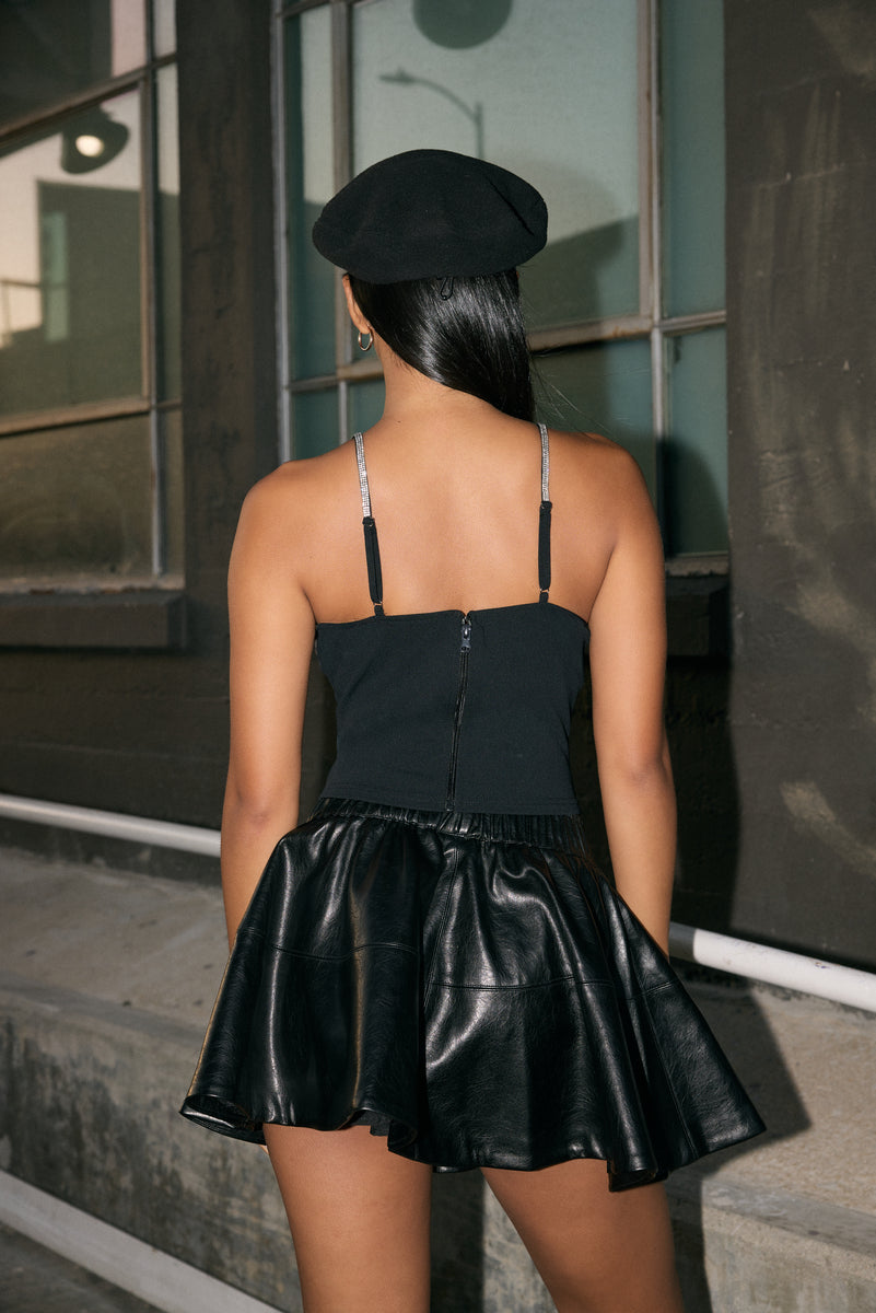 0140874701#color_BLACK