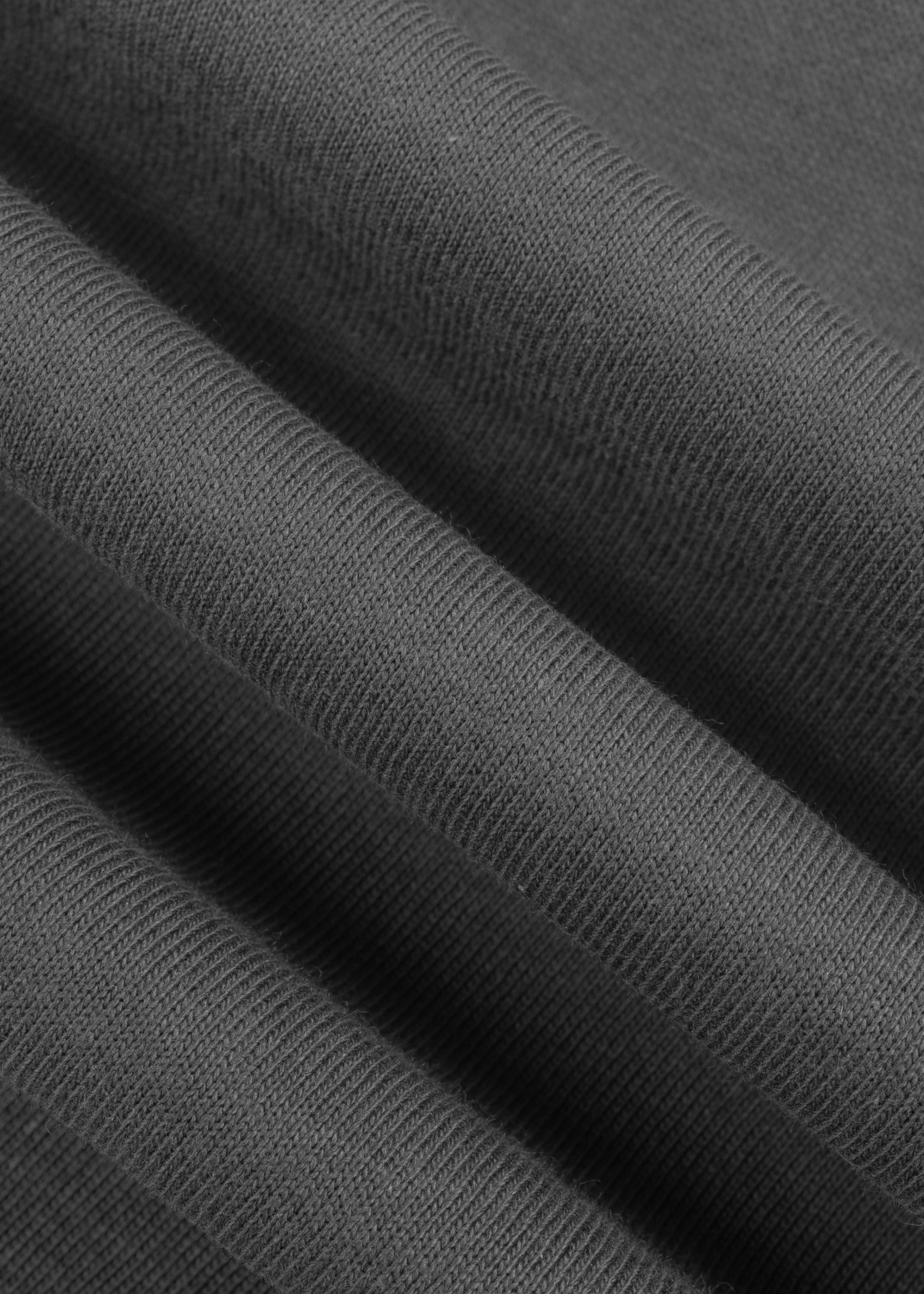 0140882201#color_BLACK
