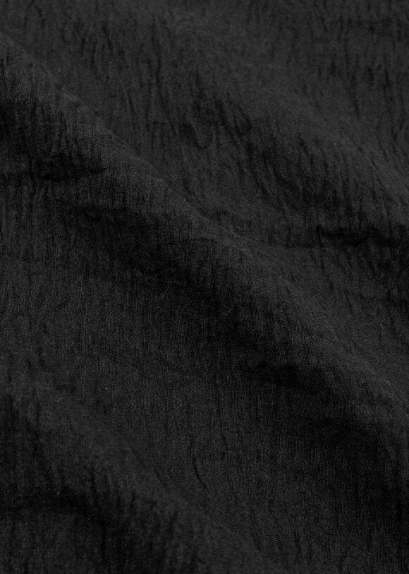 0140918702#color_BLACK