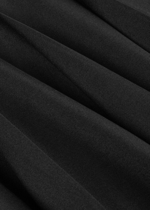 0140918801#color_BLACK