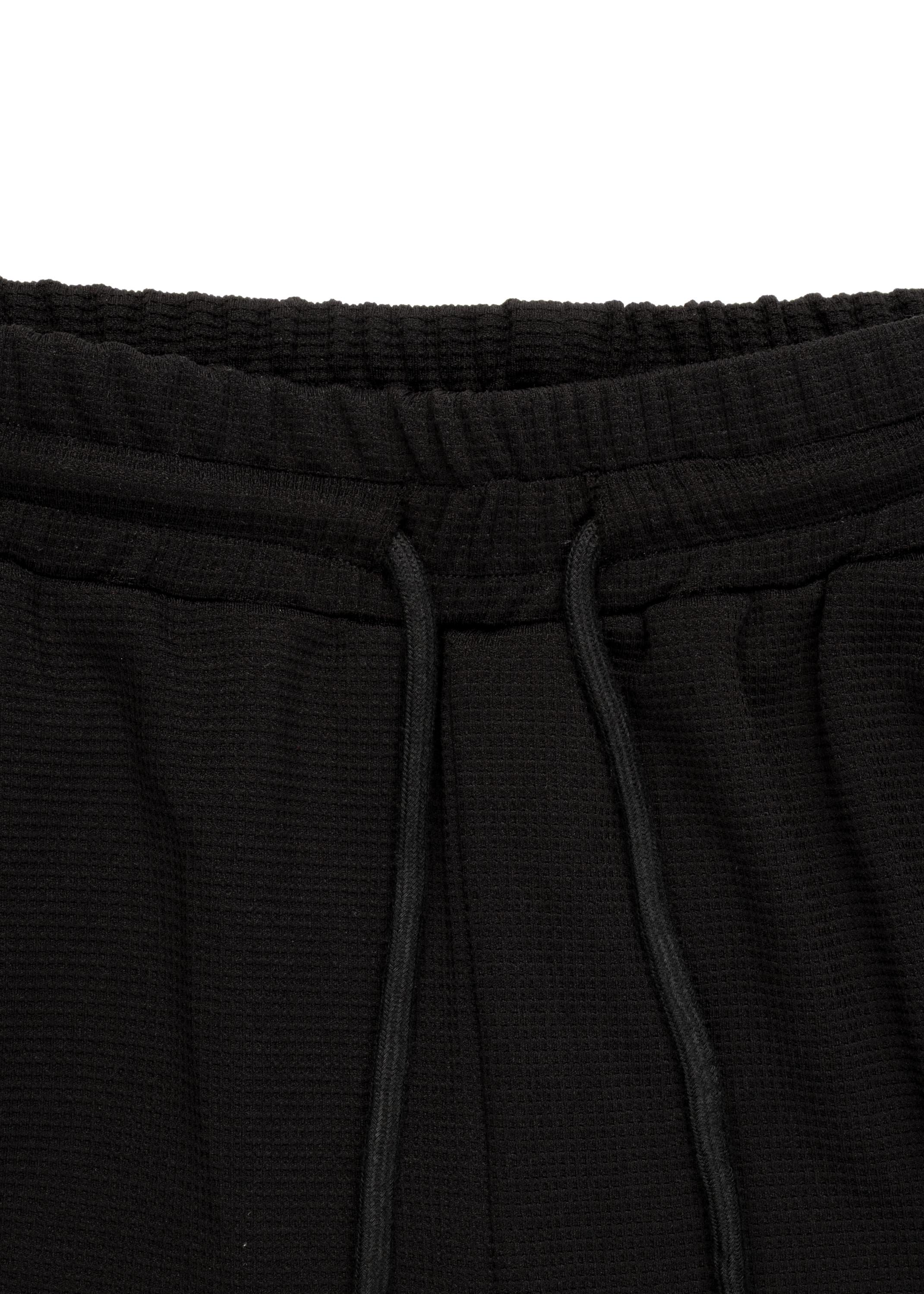 0140965301#color_BLACK