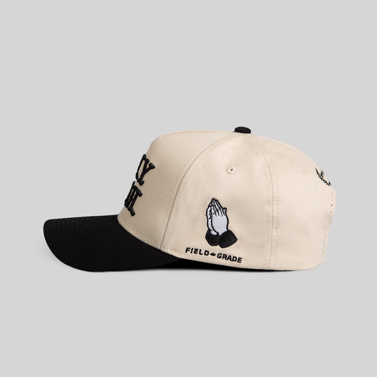 HOLY GRAIL SAND BLACK TWILL TRUCKER