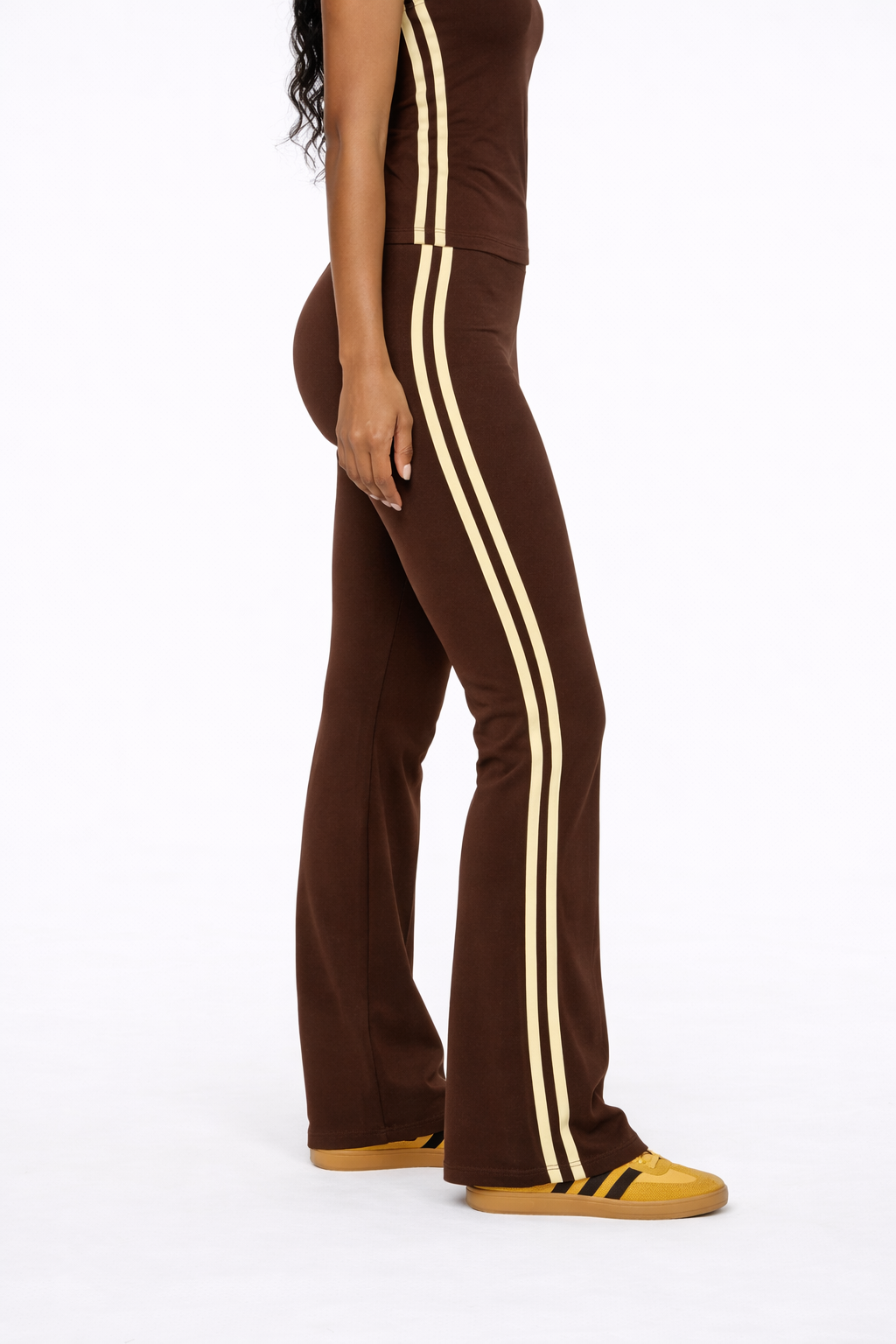 SPORTY CHIC FLARE PANT WITH STRIPES