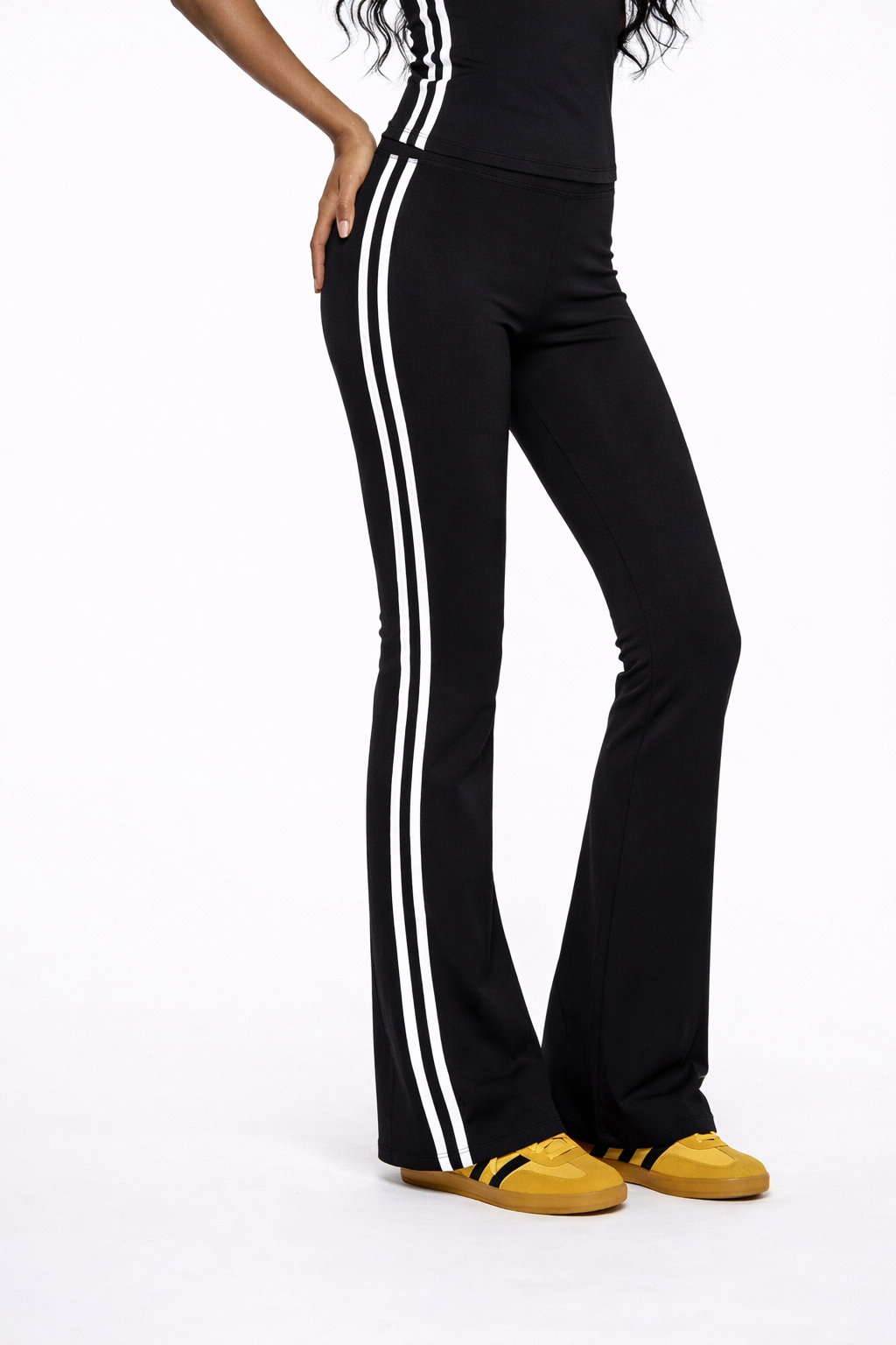 SPORTY CHIC FLARE PANT WITH STRIPES