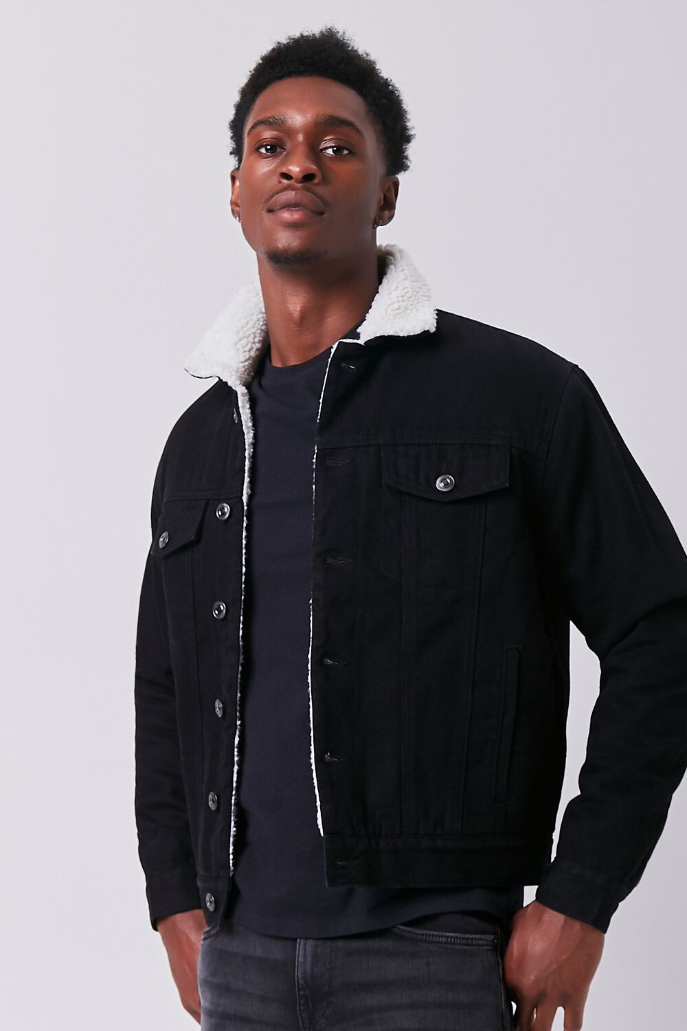 0044002401#Color_BLACK/CREAM