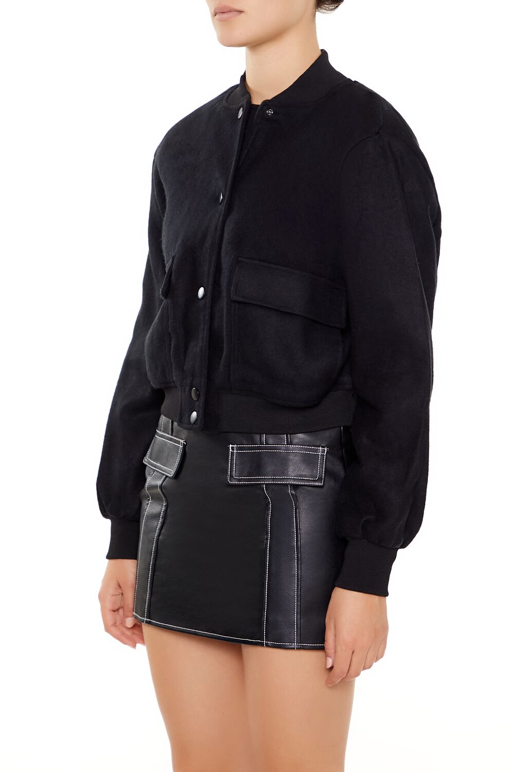 0134886701#Color_BLACK