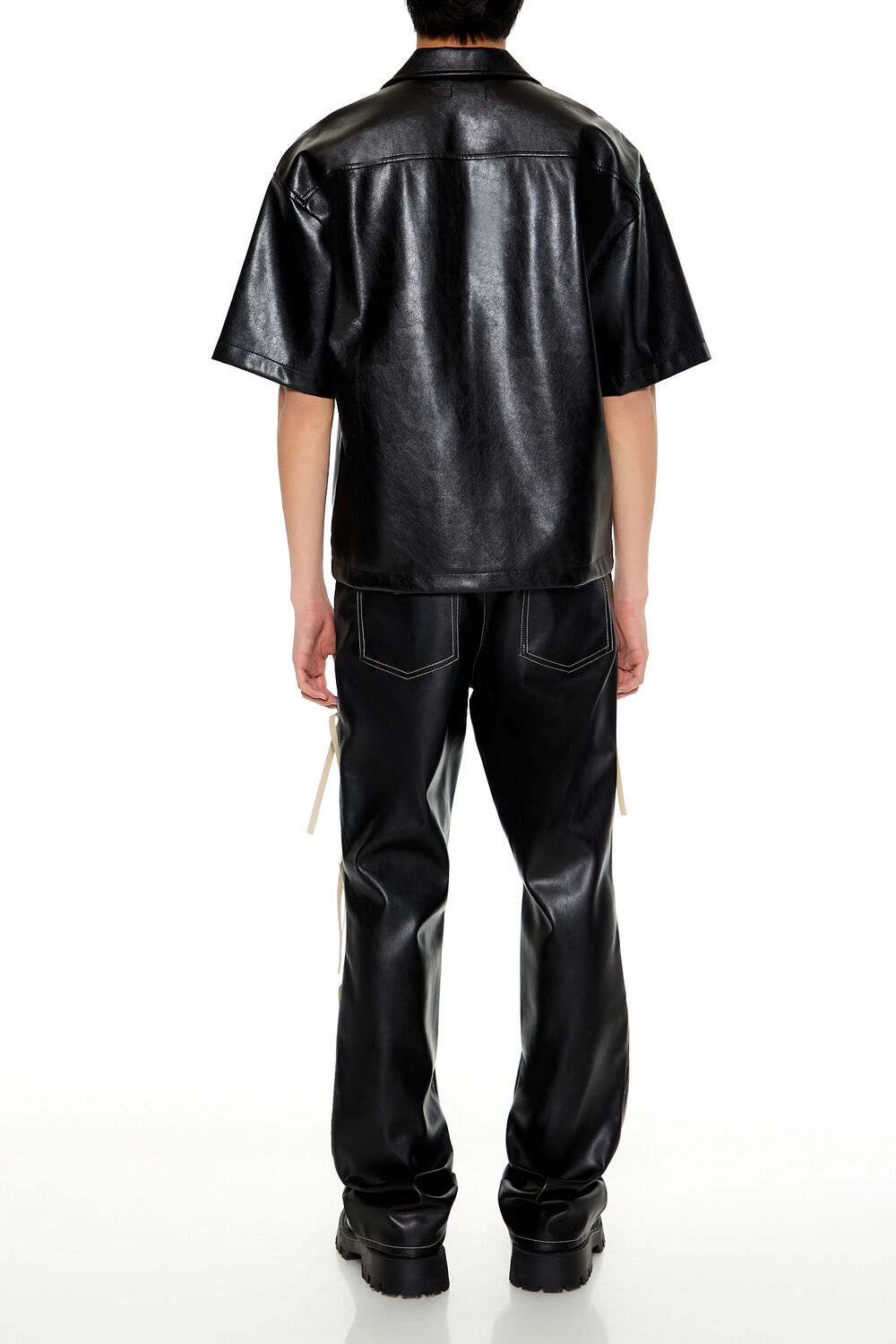 0136123601#Color_BLACK/CREAM