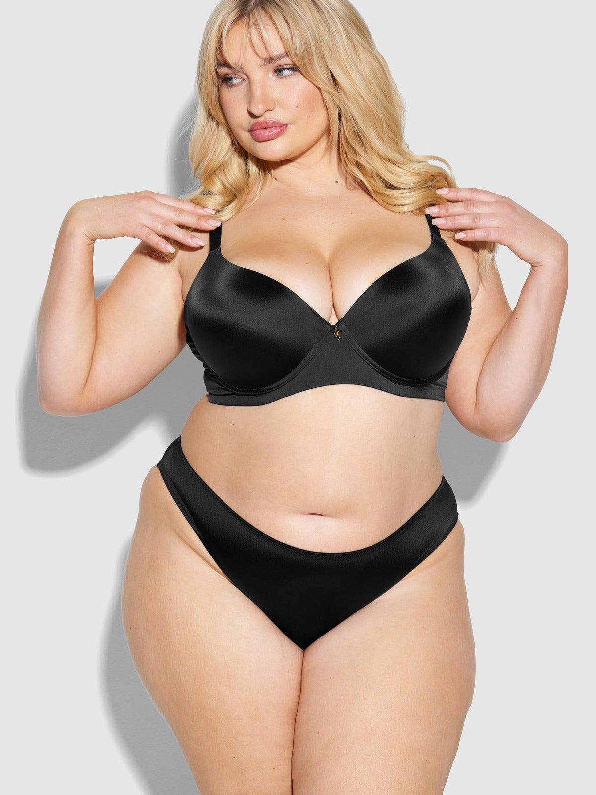 Lexi Push Up Plunge T-Shirt Bra - Fredericks of Hollywood