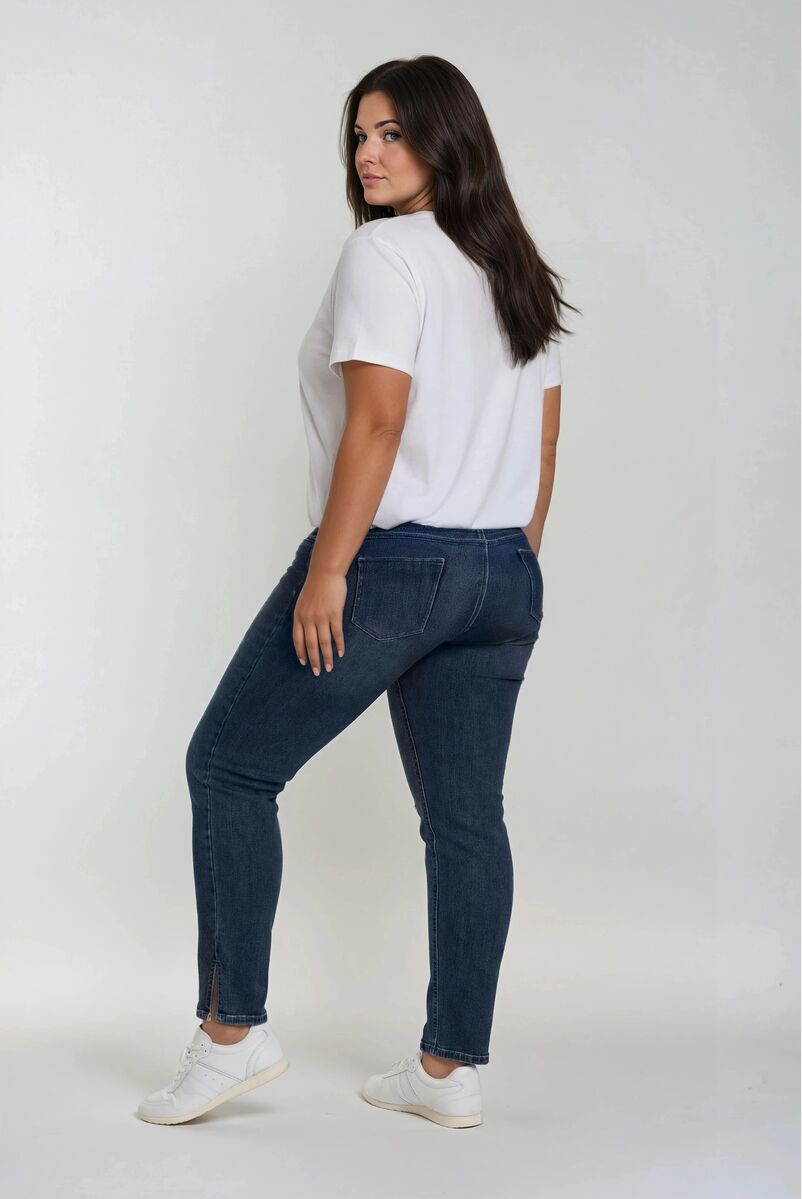 Plus Size Vented-Hem Ankle Jeans