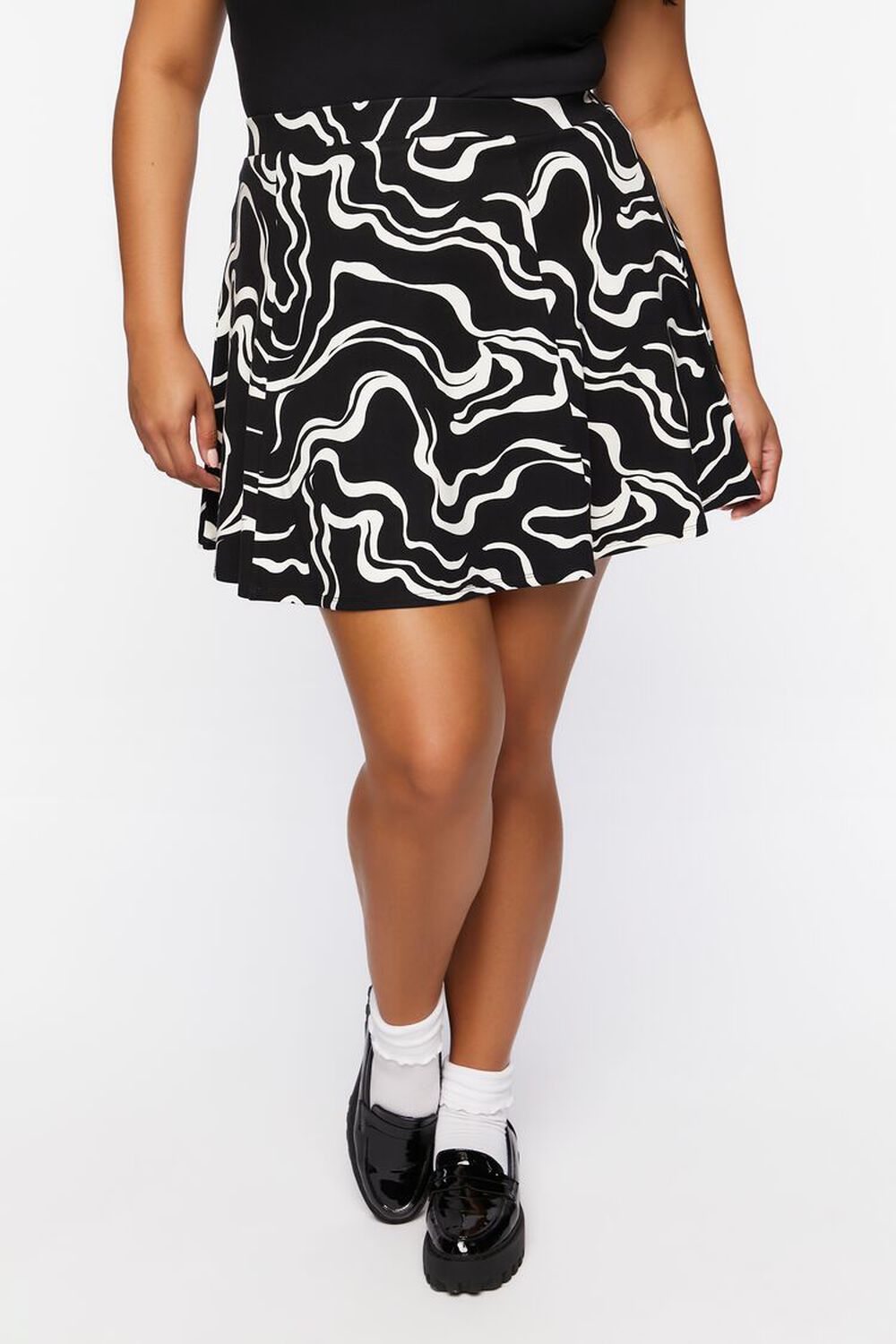 BLACK/WHITE Plus Size Abstract Print Mini Skirt, image 2