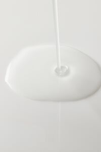 WHITE Two in One Poreless Power Liquid, image 4