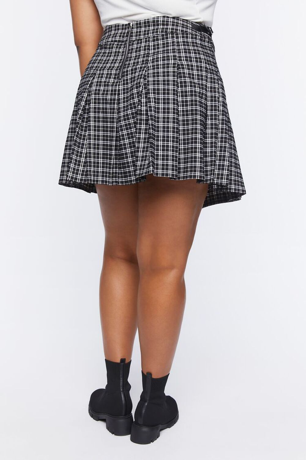 Plus Size Pleated Plaid Mini Skirt