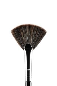 BLACK Sigma Beauty F42 Strobing Fan Brush, image 2