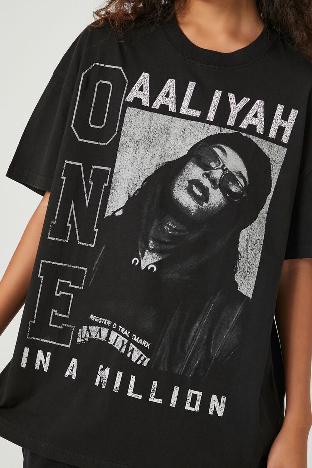 Dek de tafel Trunk bibliotheek Verminderen Aaliyah One In A Million Graphic Tee
