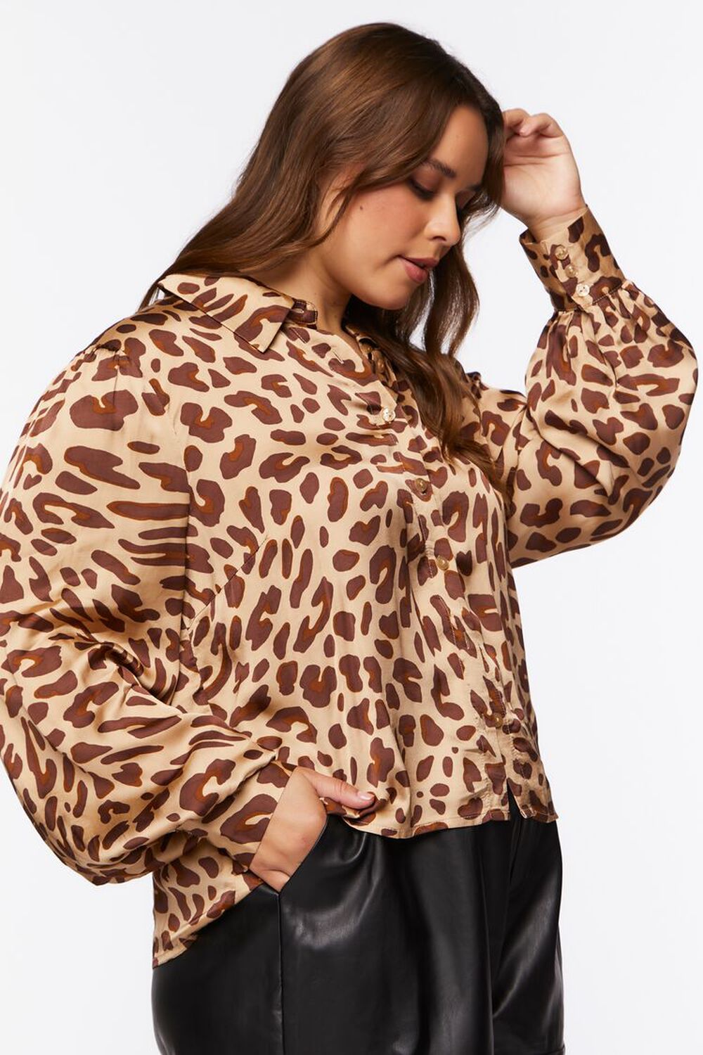 TAUPE/BROWN Plus Size Giraffe Print Shirt, image 2