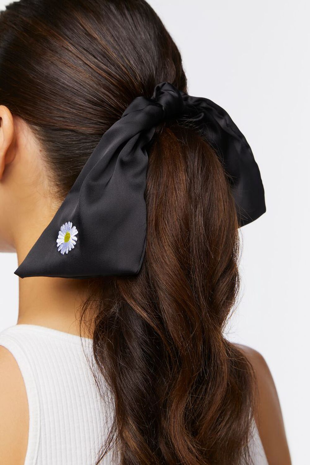 Embroidered Daisy Bow Scrunchie, image 1