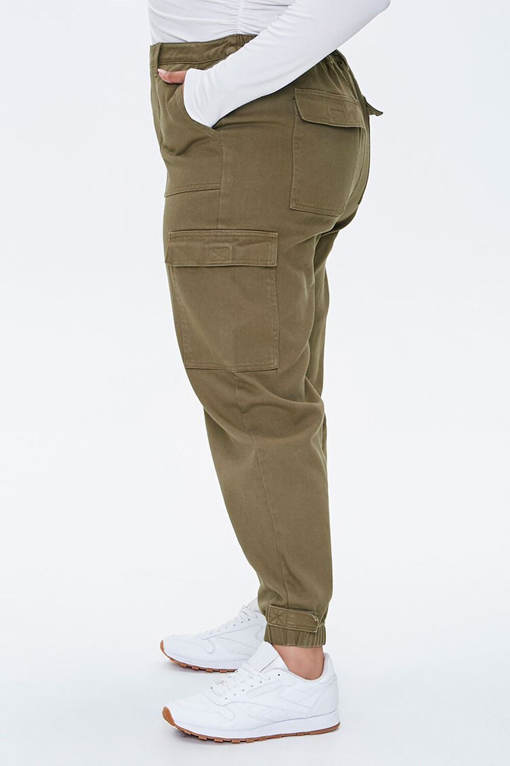 OLIVE Plus Size Ankle-Cut Cargo Pants, image 3