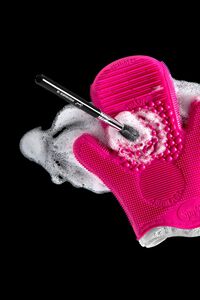 2x Sigma Spa Brush Cleaning Glove, image 5