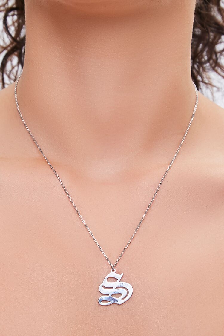 Women Initial Pendant Chain Necklace in Silver/S FOREVER 21 on sale 2022