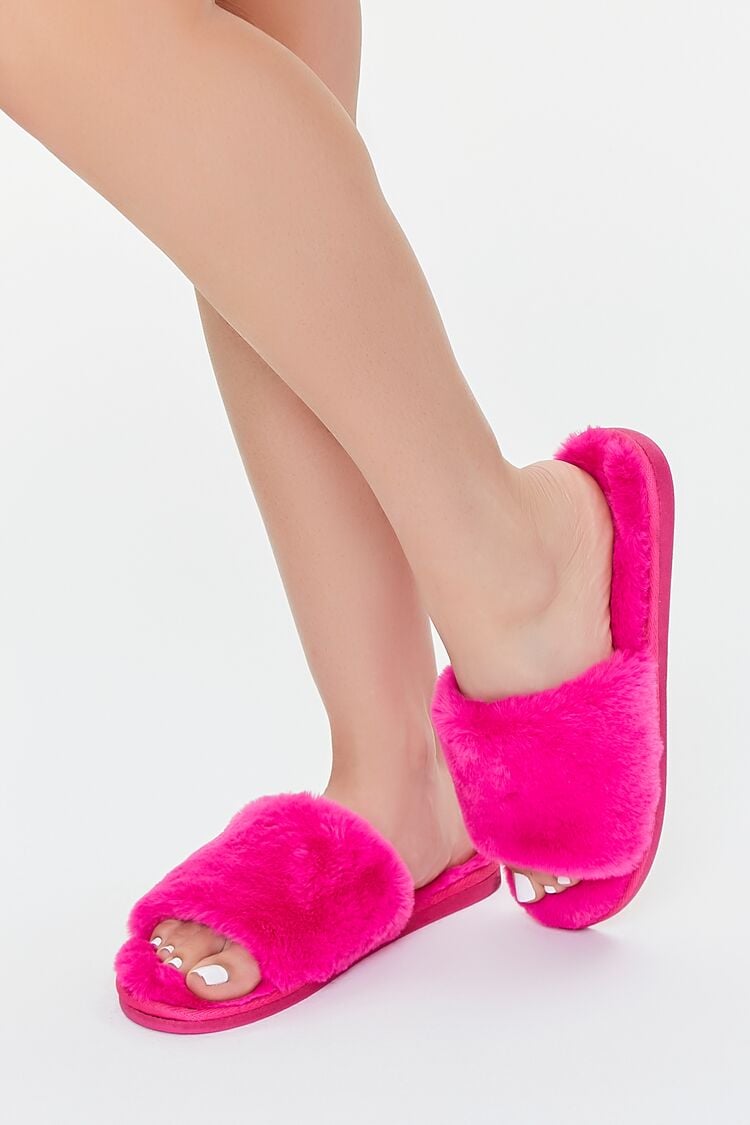 Women Plush Open-Toe Slippers in Pink Medium
